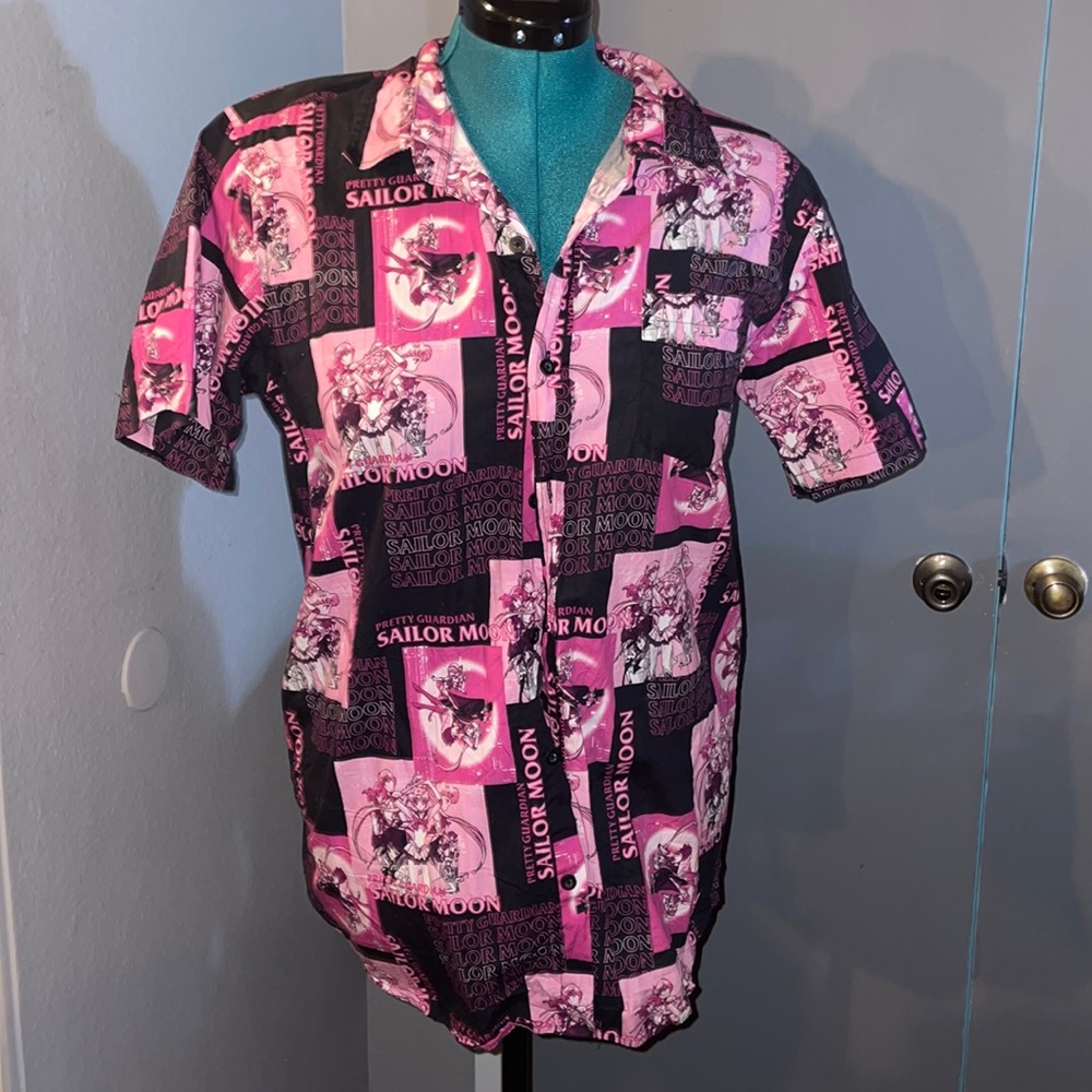 Box Lunch Exclusive Sailor Moon Button Up